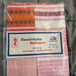 New Old Stock Vintage German Pair of Tea Towels - 42% Linen 58% Cotton